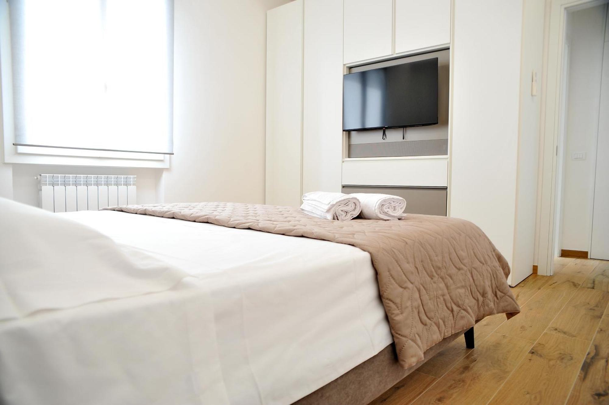 Gold Garda Desenzano Apartman Desenzano del Garda Kültér fotó