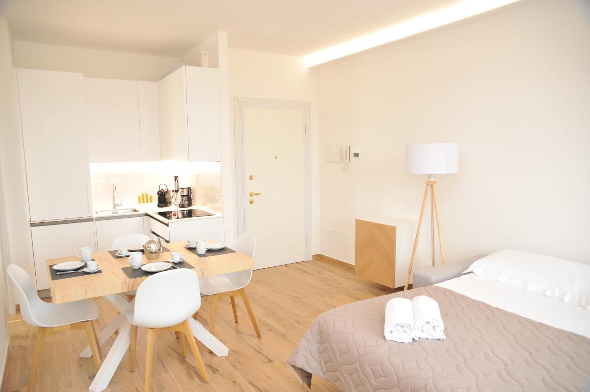 Gold Garda Desenzano Apartman Desenzano del Garda Kültér fotó